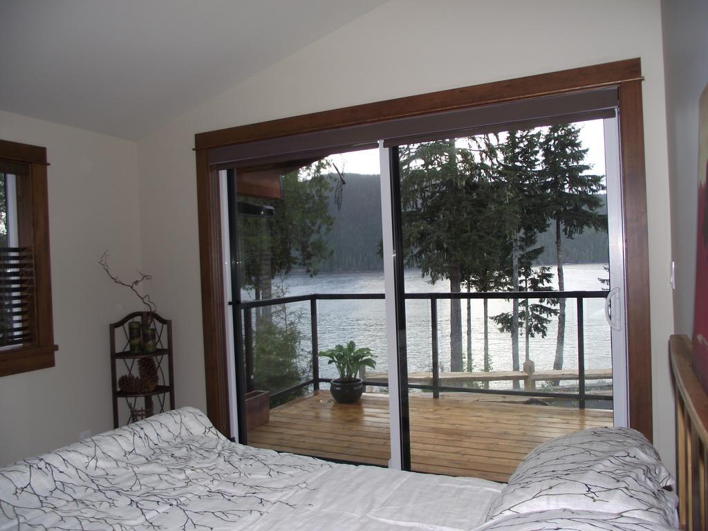 Wild Coast Chalets Port Renfrew Esterno foto